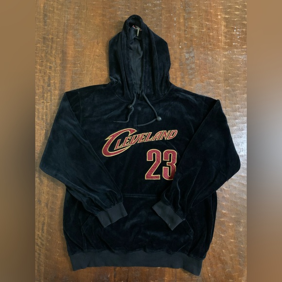 NBA 🏀 Cleveland Cavs Men’s Size US Large LeBron James Black Velour Hoodie - Picture 5 of 11